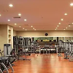 Cratos Premium Hotel, Casino, Port & מלון Kazaphani