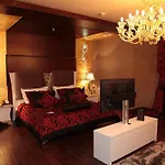 Cratos Premium Hotel, Casino, Port & Kazaphani