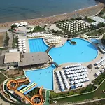 מלון Cratos Premium Hotel, Casino, Port & Kazaphani