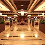 מלון Cratos Premium Hotel, Casino, Port & Kazaphani