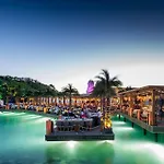 Cratos Premium Hotel, Casino, Port & 5* Kazaphani