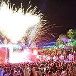 מלון Cratos Premium Hotel, Casino, Port & Kazaphani