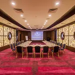 Cratos Premium Hotel, Casino, Port & Kazaphani