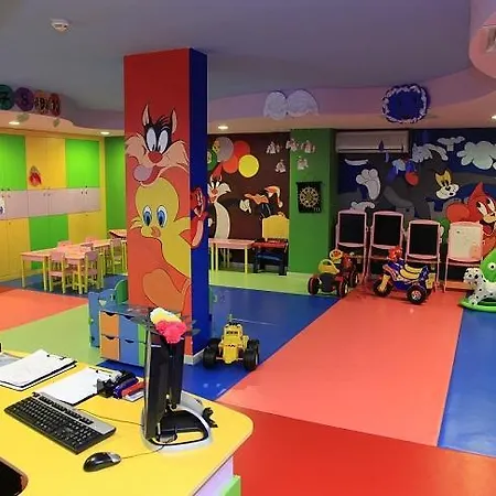 ホテル Cratos Premium Hotel, Casino, Port & Kazaphani