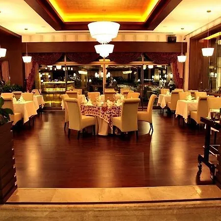 Cratos Premium Hotel, Casino, Port & 5* Kazaphani