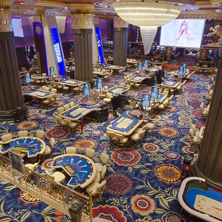 Hotel Cratos Premium Hotel, Casino, Port & Kazaphani