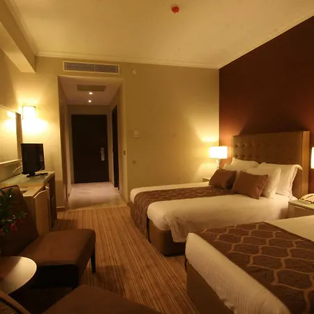 Cratos Premium Hotel, Casino, Port &