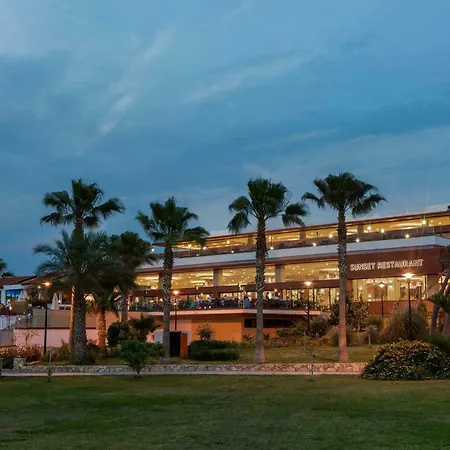 Cratos Premium Hotel, Casino, Port & Kazaphani