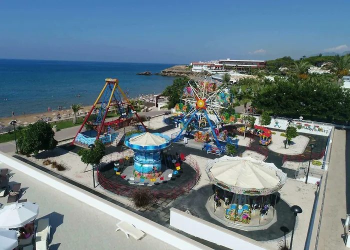 Cratos Premium Hotel, Casino, Port &