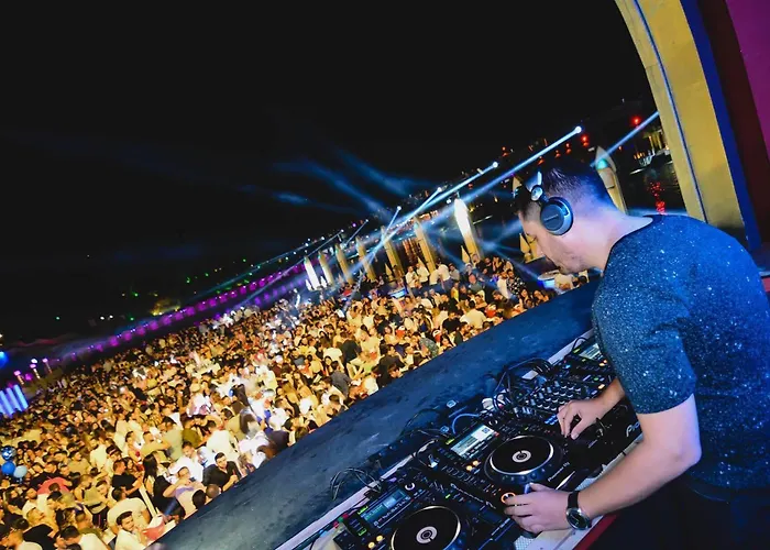 ホテル Cratos Premium Hotel, Casino, Port & 5*