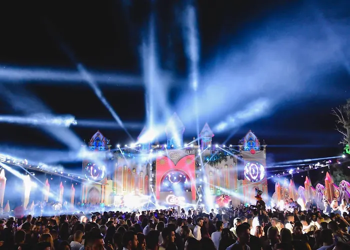 ホテル Cratos Premium Hotel, Casino, Port & Kazaphani