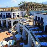 Cratos Premium Hotel, Casino, Port & Kazaphani