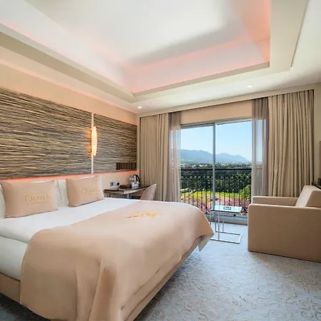 Cratos Premium Hotel, Casino, Port & ホテル Kazaphani