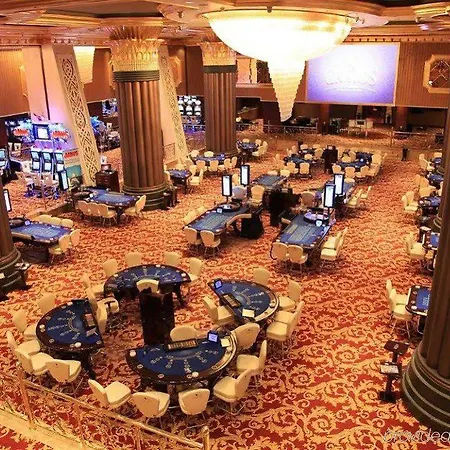 ホテル Cratos Premium Hotel, Casino, Port & 5*