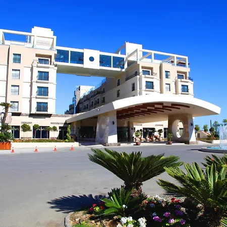 Hotel Cratos Premium Hotel, Casino, Port & Kazaphani