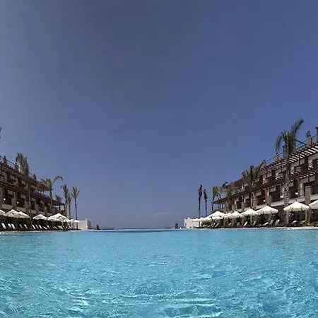 ホテル Cratos Premium Hotel, Casino, Port & Kazaphani