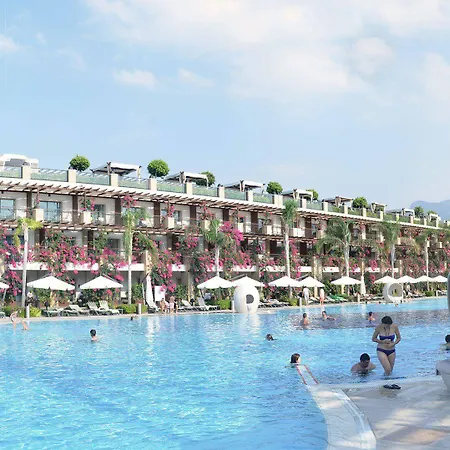 Cratos Premium Hotel, Casino, Port & ホテル Kazaphani