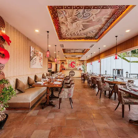 Cratos Premium Hotel, Casino, Port & Hotel