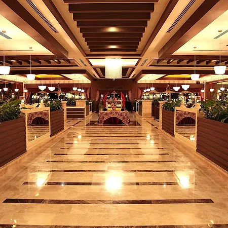 ホテル Cratos Premium Hotel, Casino, Port & Kazaphani