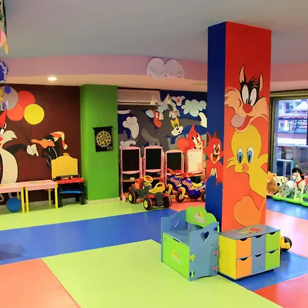 ホテル Cratos Premium Hotel, Casino, Port & Kazaphani