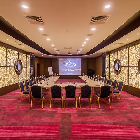 Cratos Premium Hotel, Casino, Port & Kazaphani