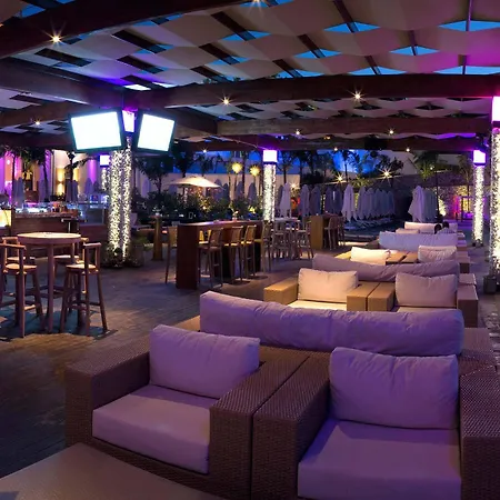 Cratos Premium Hotel, Casino, Port & Kazaphani