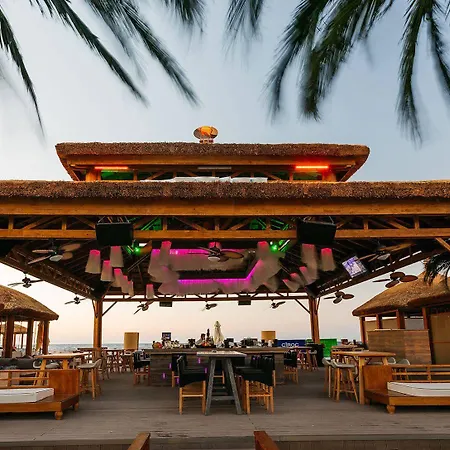 Ξενοδοχείο Cratos Premium Hotel, Casino, Port & Kazaphani