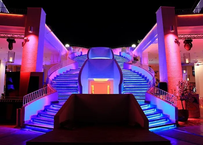 Cratos Premium Hotel, Casino, Port & 5* Kazaphani