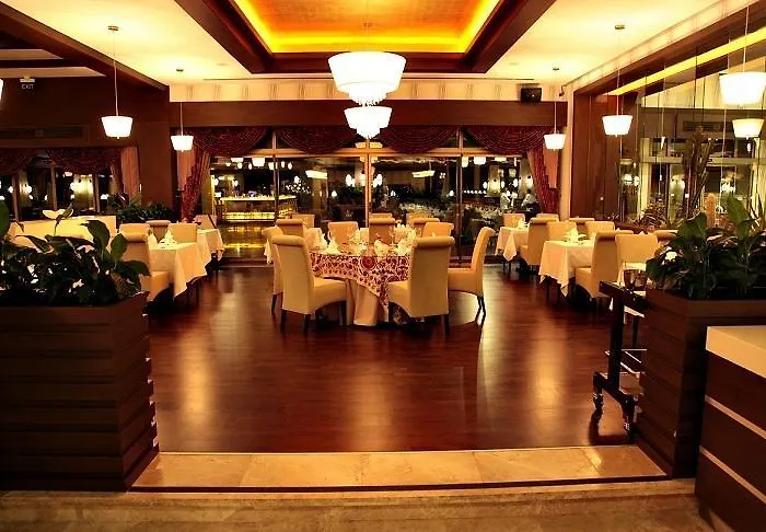 Cratos Premium Hotel, Casino, Port & 5* Kazaphani