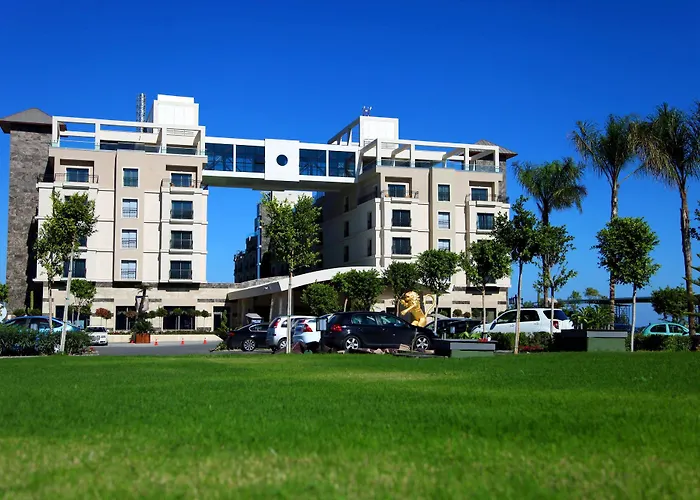 Cratos Premium Hotel, Casino, Port & ホテル