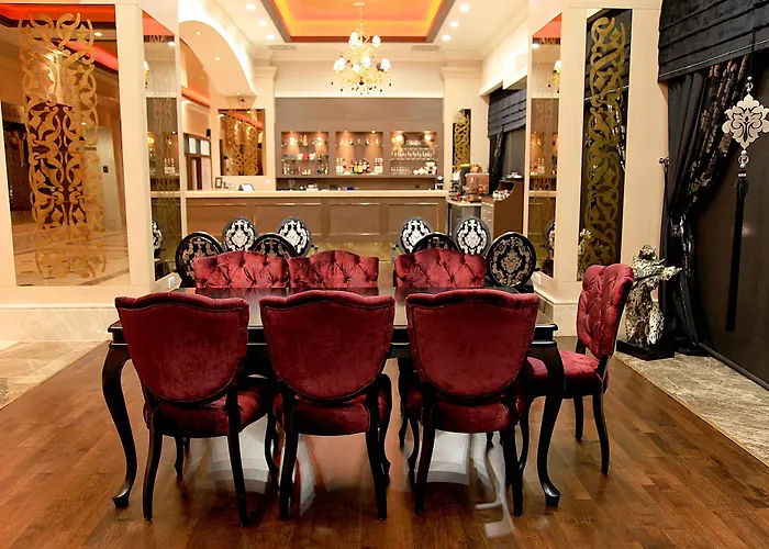 Cratos Premium Hotel, Casino, Port & Hotel Kazaphani