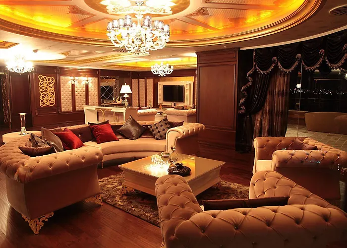 Cratos Premium Hotel, Casino, Port & Kazaphani