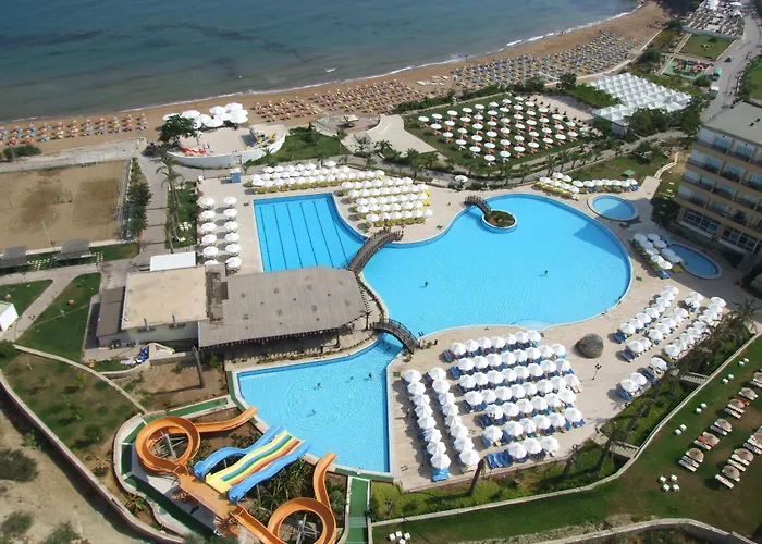 Hotel Cratos Premium Hotel, Casino, Port & Kazaphani