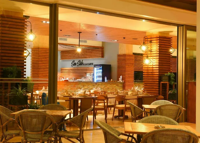 Cratos Premium Hotel, Casino, Port & Hotel