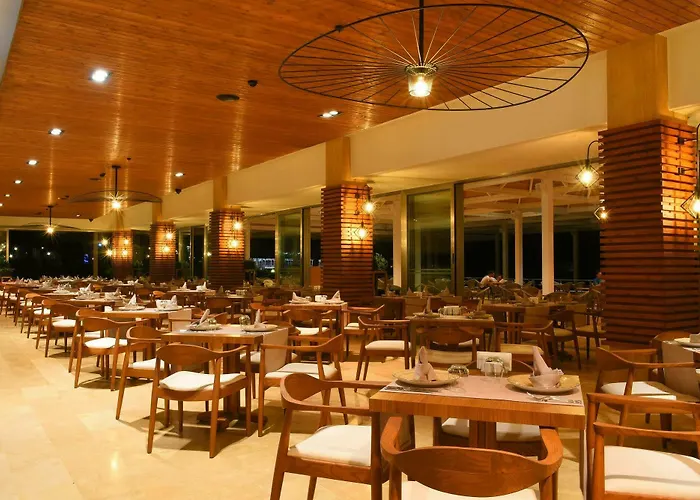 Cratos Premium Hotel, Casino, Port & Hotel