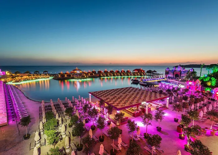 Cratos Premium Hotel, Casino, Port &