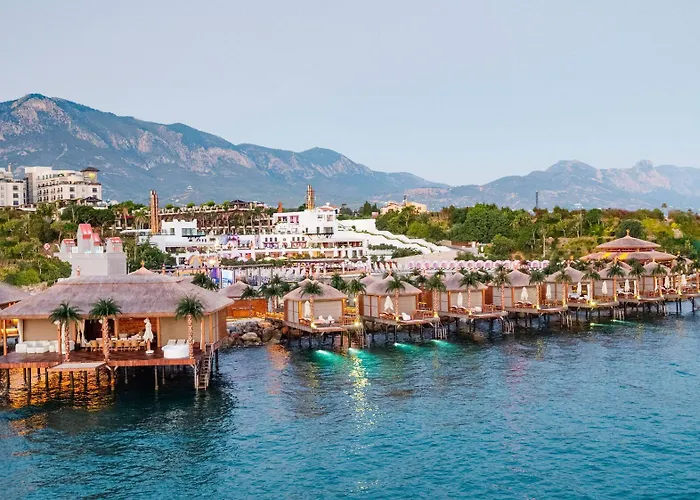 ホテル Cratos Premium Hotel, Casino, Port & Kazaphani