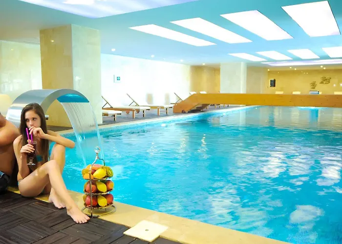 ホテル Cratos Premium Hotel, Casino, Port &