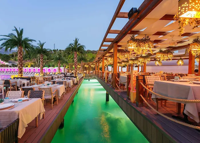 Cratos Premium Hotel, Casino, Port & 5*