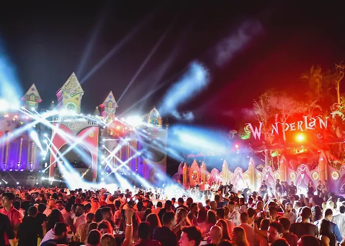 Hotel Cratos Premium Hotel, Casino, Port &