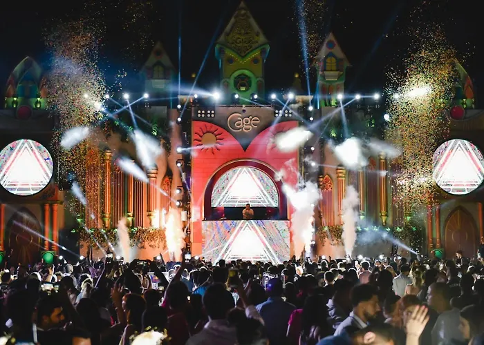 Cratos Premium Hotel, Casino, Port & Kazaphani