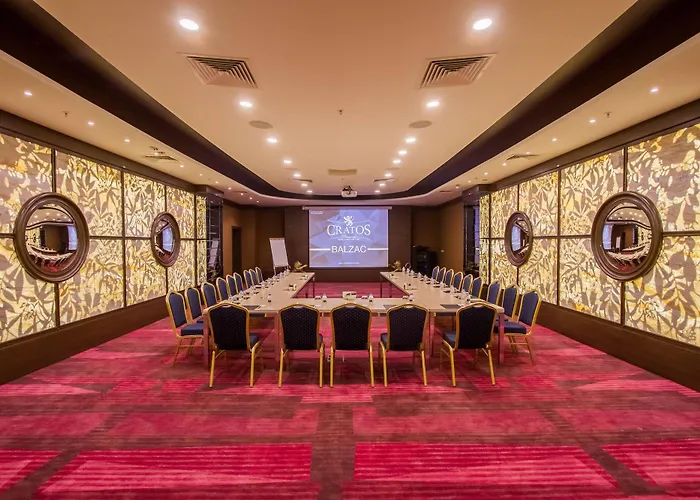 Cratos Premium Hotel, Casino, Port & Kazaphani