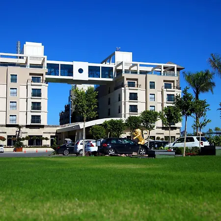 Cratos Premium Hotel, Casino, Port & Ξενοδοχείο
